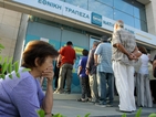 Пенсионери окупираха клонове на банките в Гърция (ОБЗОР)