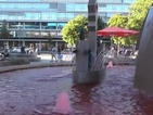 Боядисаха водата във фонтаните на Берлин