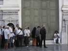 Трезорите в Гърция отвориха врати, ограниченията остават