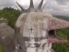 Мистериозна „пилешка“ църква в горите на о-в Ява