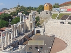 Изливат тонове бетон около Античния театър в Пловдив