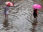 Над 100 души загинаха в резултат на мусонни дъждове в Индия