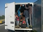 Австрийската полиция откри 86 бежанци, натъпкани в камион
