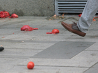Депутатът, уцелен с яйце и домати: Това е хулиганщина