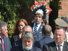 Кандидат-кмет се появи с индиански пера на празника на София