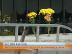 Цветя пред френското посолство за загиналите в Парж