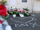 Светът скърби за жертвите на кървавите атаки в Париж (ОБЗОР)
