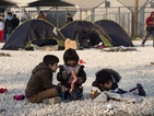 Македония започна да връща част от мигрантите