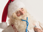 Дядо Коледа зарадва и малките пациенти в болниците