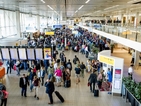 Мъж заплаши с бомба и за кратко затвори летището в Амстердам
