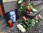 Фенове на Дейвид Бауи му отдадоха почит в Берлин