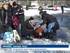 Пациент и лекар пострадаха при падане от поледицата