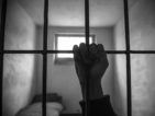 10 години затвор за варненец, изнасилил дъщеря си