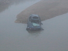 Един младеж загина, след като колата му падна в река (ВИДЕО И СНИМКИ)
