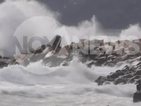 Силен вятър затвори част от пристанището във Варна (ВИДЕО)