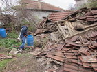Едноетажна къща рухна в Русе (ВИДЕО+СНИМКИ)