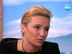 Обраха Ирина Тенчева пред училището на дъщеря ѝ