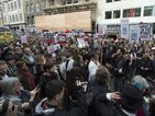 Хиляди на протест срещу Камерън в Лондон (ВИДЕО + СНИМКИ)