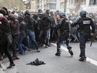 Сблъсъци между полиция и протестиращи в Париж