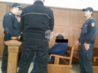 Ученикът, прострелял 14-годишно момче, остава в ареста