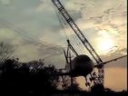 Кран изпусна самолет и се срина с него (ВИДЕО)