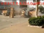 Булдозери се "сбиха" в Китай (ВИДЕО)