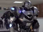 Робот-хуманоид превръща хора в "Железния човек" (ВИДЕО)