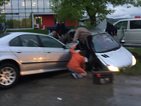 Две коли се удариха на разклона на Околовръстното за с. Лозен (СНИМКИ)