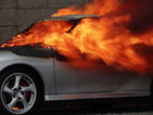 Луксозна кола ибухна в пламъци при протестите в Нант (ВИДЕО)