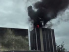 Огромен пожар във висока сграда в Париж (ВИДЕО)