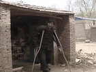 Най-високият мъж в Китай ще се подложи на операция (ВИДЕО)