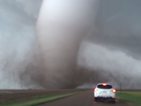 Зрелищни кадри на торнадо в Канзас (ВИДЕО)