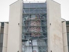 Фасадата на НДК се превърна в огромен комикс