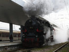Парен локомотив тегли влак с деца в София за 1 юни