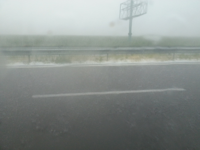 Дъжд и градушка близо до Бургас