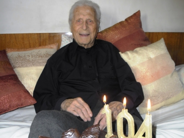 104-годишен дядо