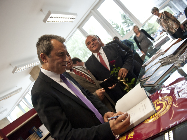 Министър-председателят Пламен Орешарски при откриването на академичната година в УНСС. Снимка: архив БГНЕС