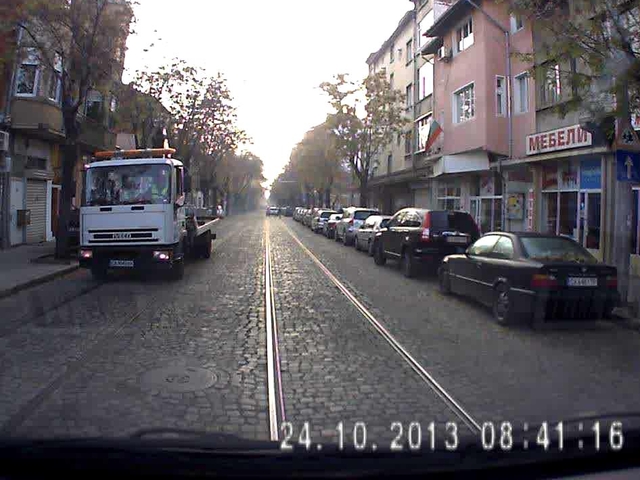 Паяк, каращ в насрещното по ул."Пиротска"