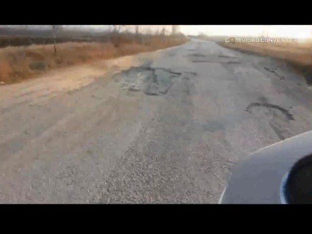 Състоянието на пътя между Димитровградското село Върбица и гр. Чирпан