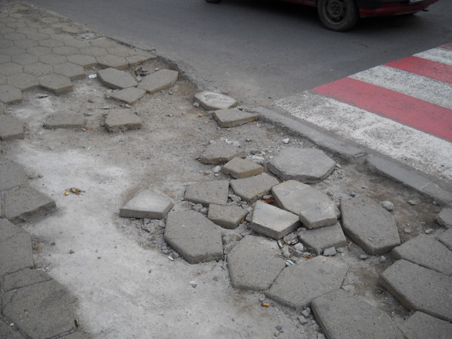 Какво е състоянието на тротоара в центъра на Сливен