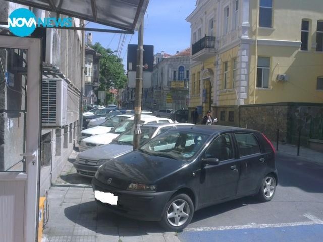 Паркирали автомобили в Бургас