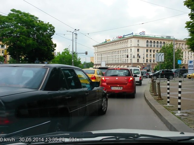 Стар мерцедес засича автомобил