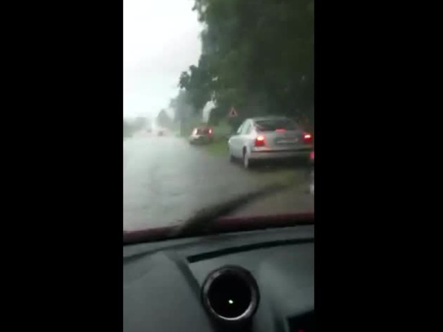 Силен дъжд на пътя Берковица-Монтана