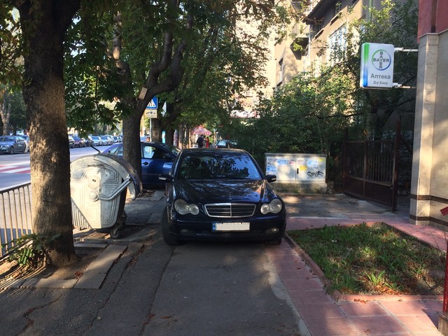 Поредното нагло паркиране в София
