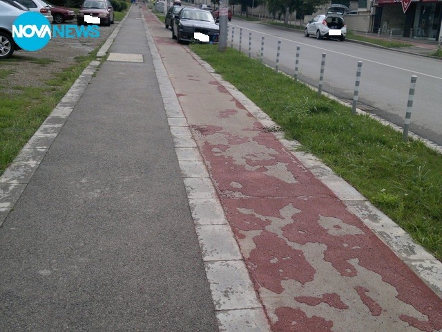 Велоалеята на бул. "Бъкстон" в окаяно състояние!