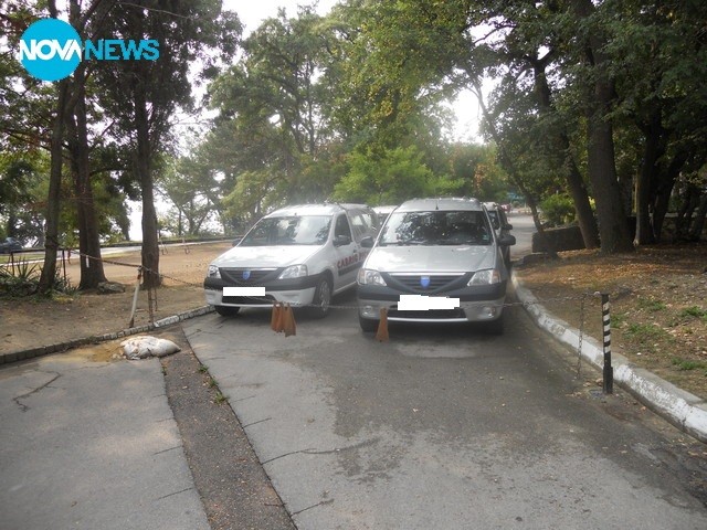 Заграждане на алея в к-т "Св.Св.Константин и Елена"