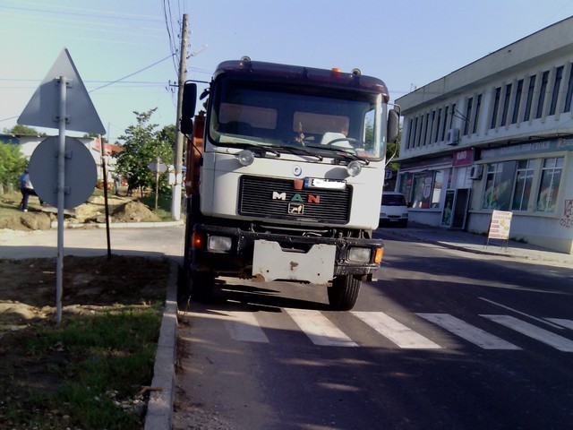 Неправилно паркирал камион