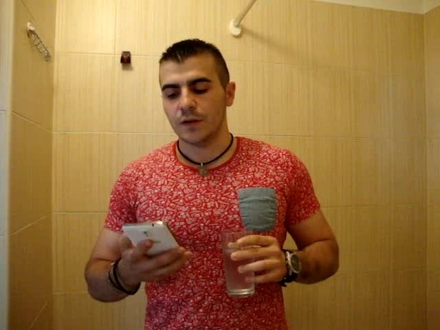 Един по-различен "ice bucket challenge" клип