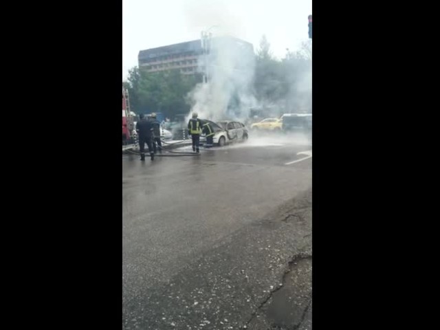 Пожар в София на лек автомобил 2