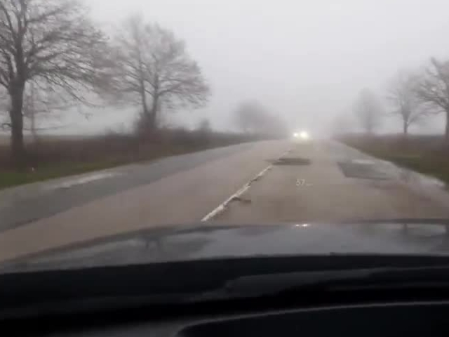 Дупки на първокласен път Варна-Добрич